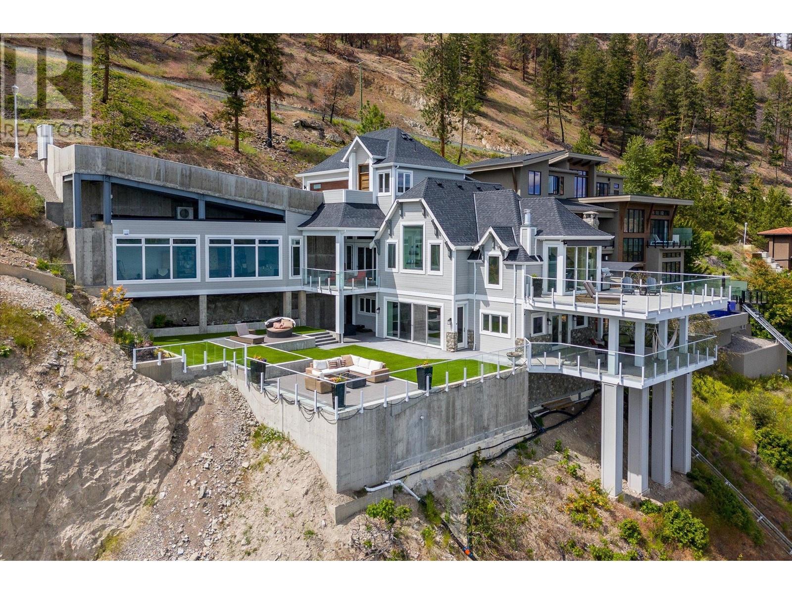 22 901 Westside Road South, West Kelowna