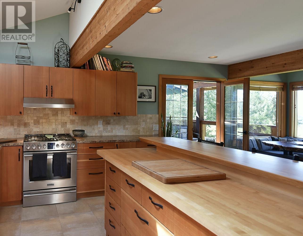 4509 POLLOCK ROAD, Madeira Park