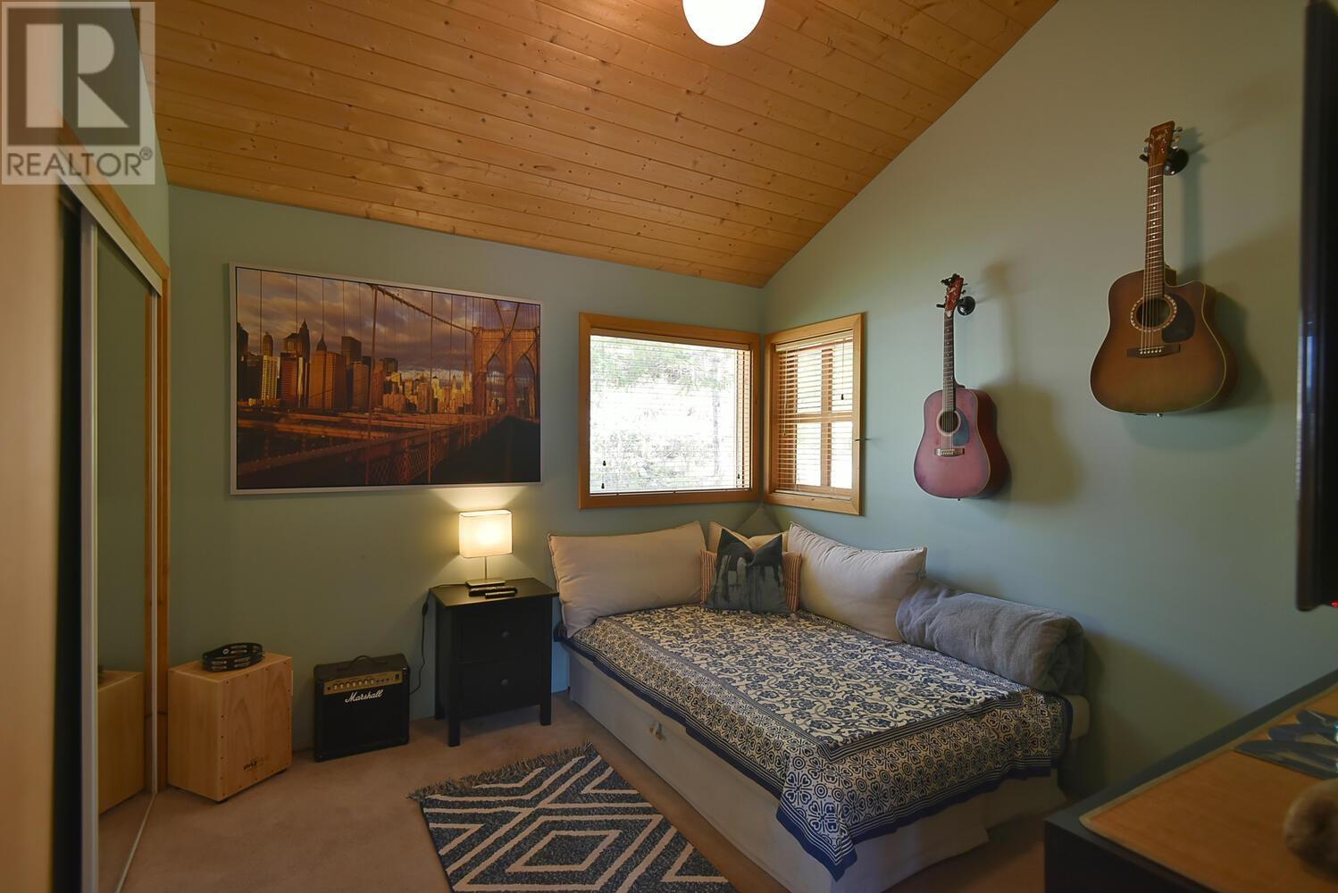 4509 POLLOCK ROAD, Madeira Park