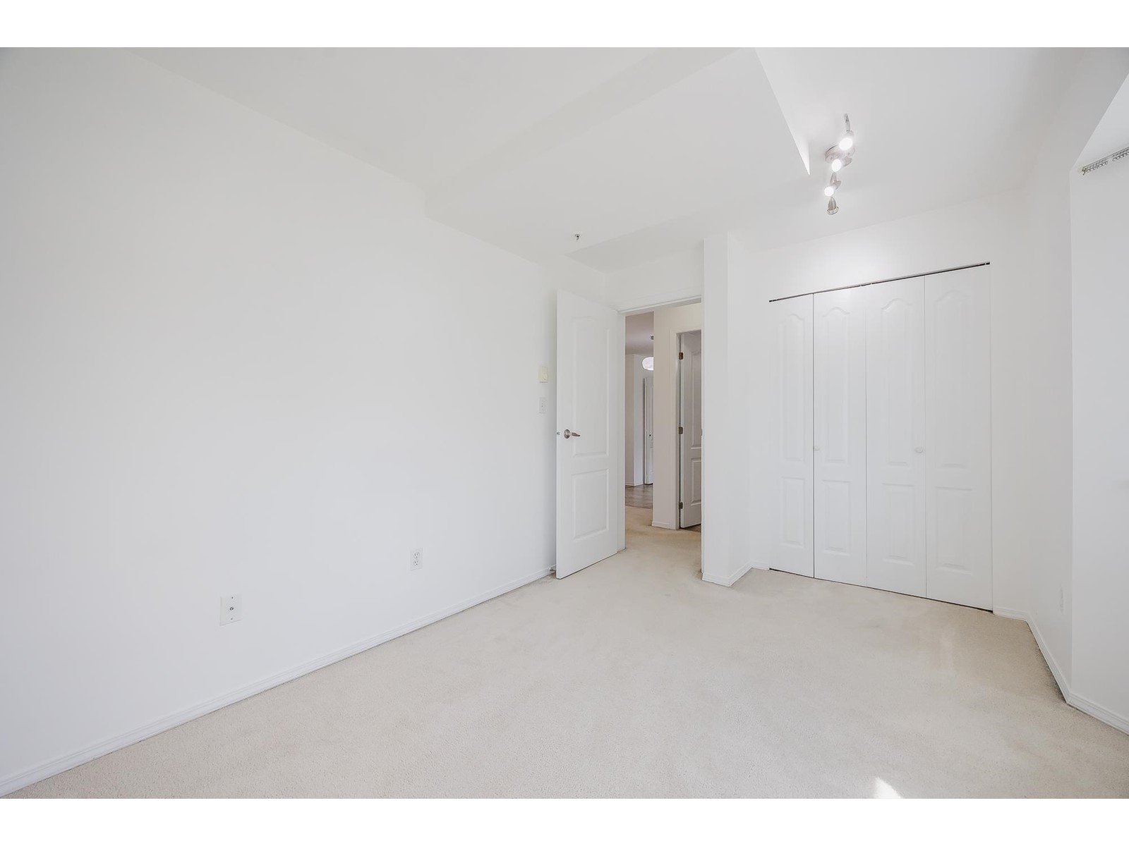 206 2962 TRETHEWEY STREET, Abbotsford
