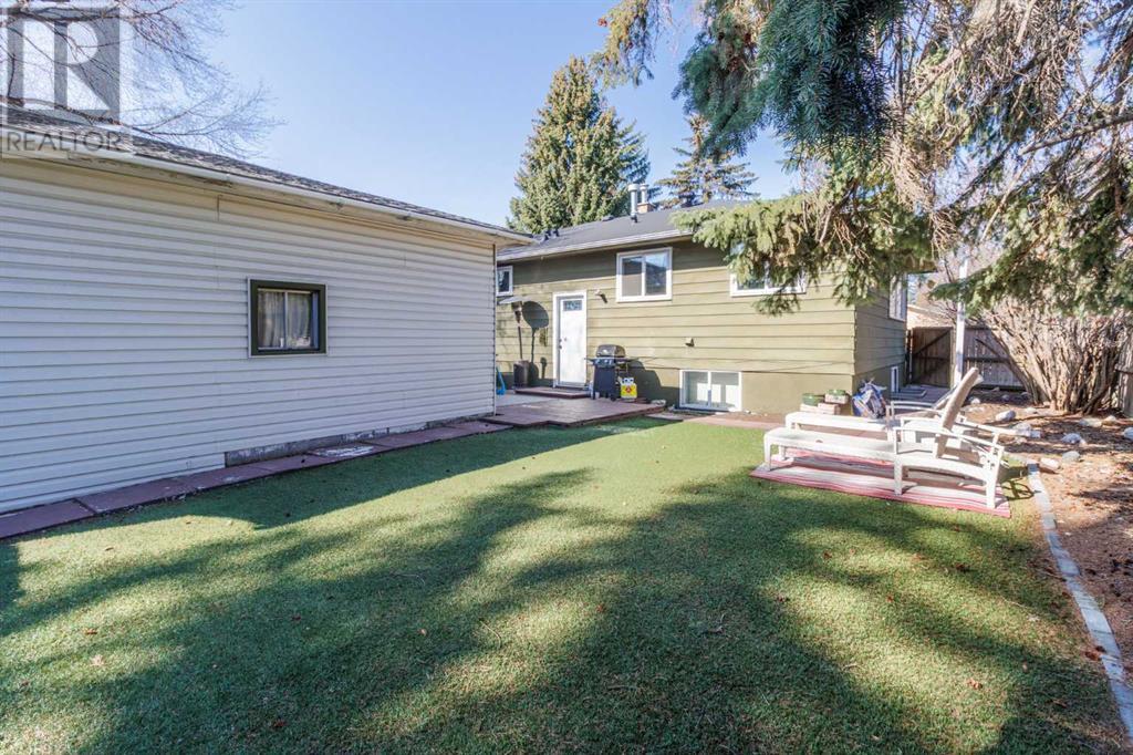 Single Family House Bungalow for Sale in  Hamlet Road SW Haysboro Calgary 