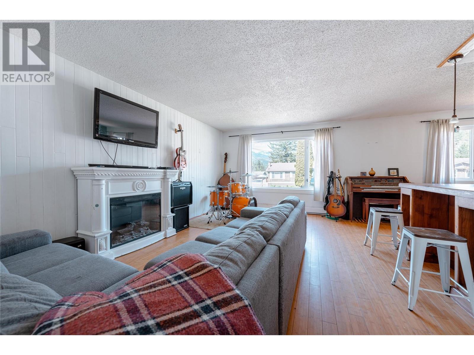 211 Viers Crescent, Revelstoke