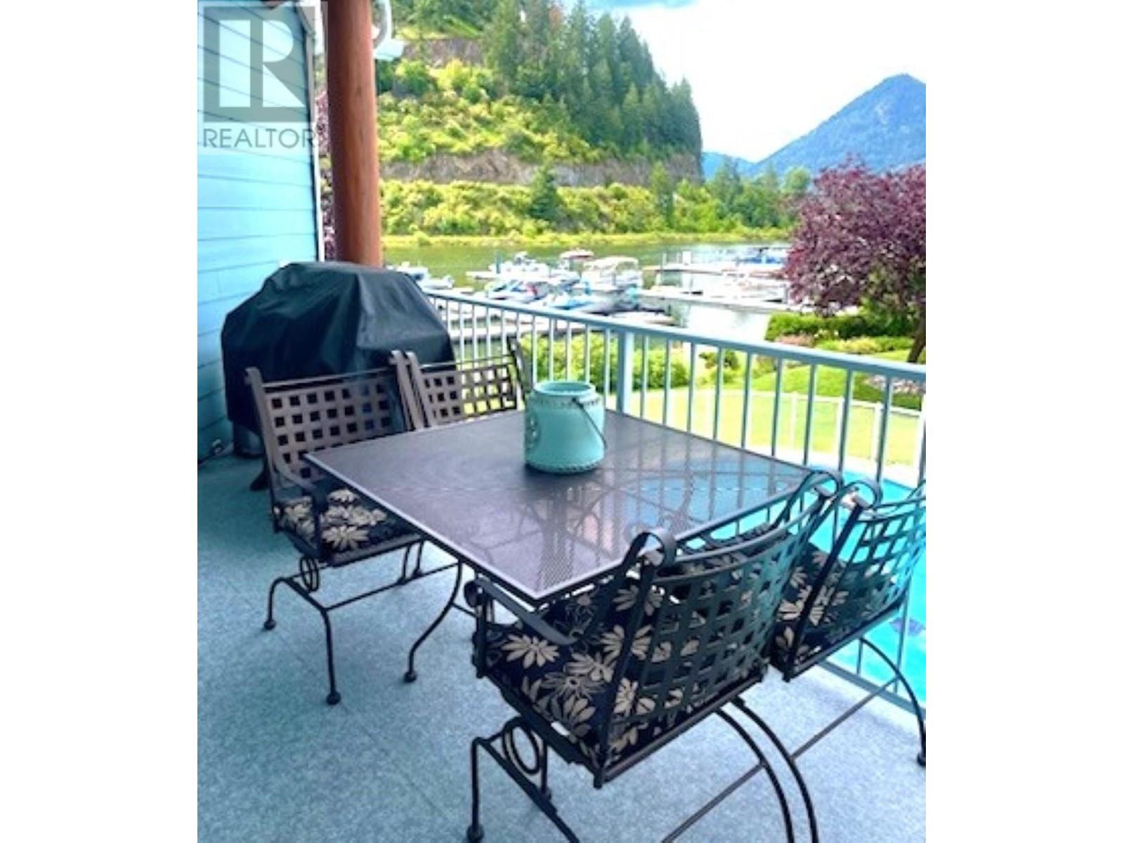 D203 1118 Riverside Avenue, Sicamous