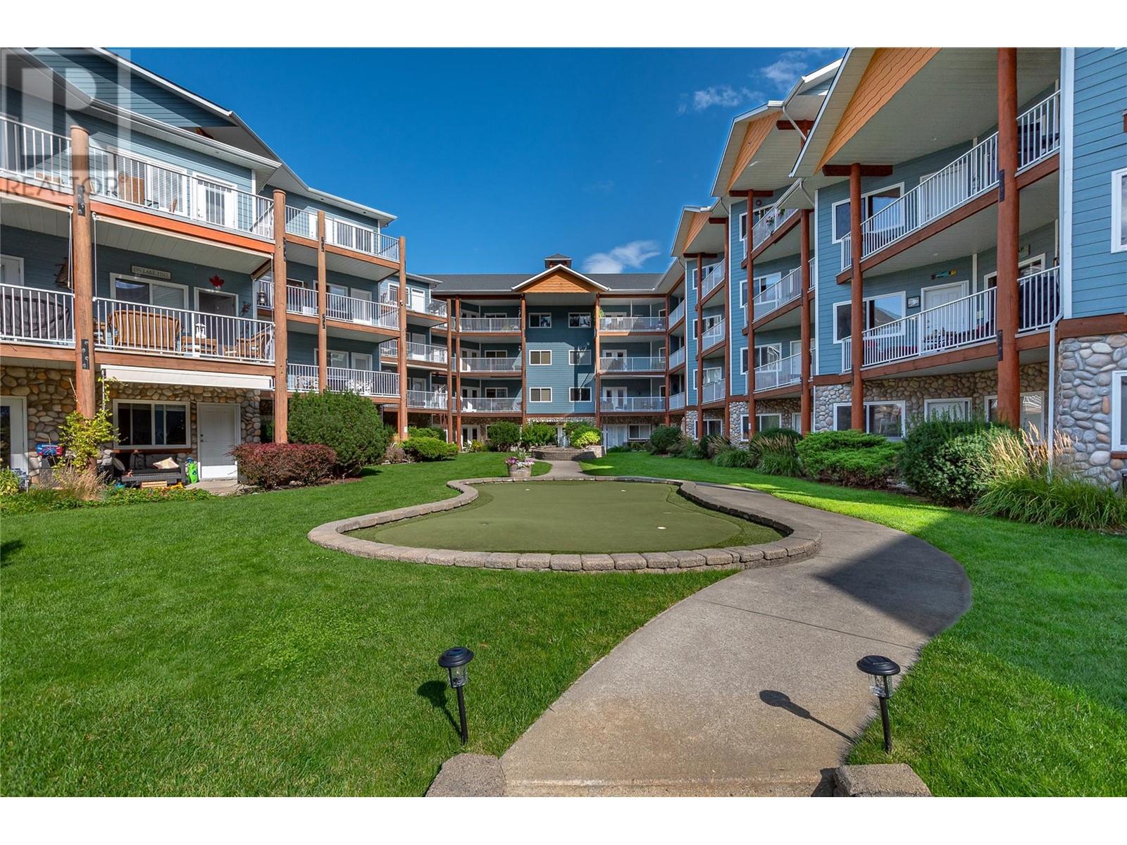 D203 1118 Riverside Avenue, Sicamous