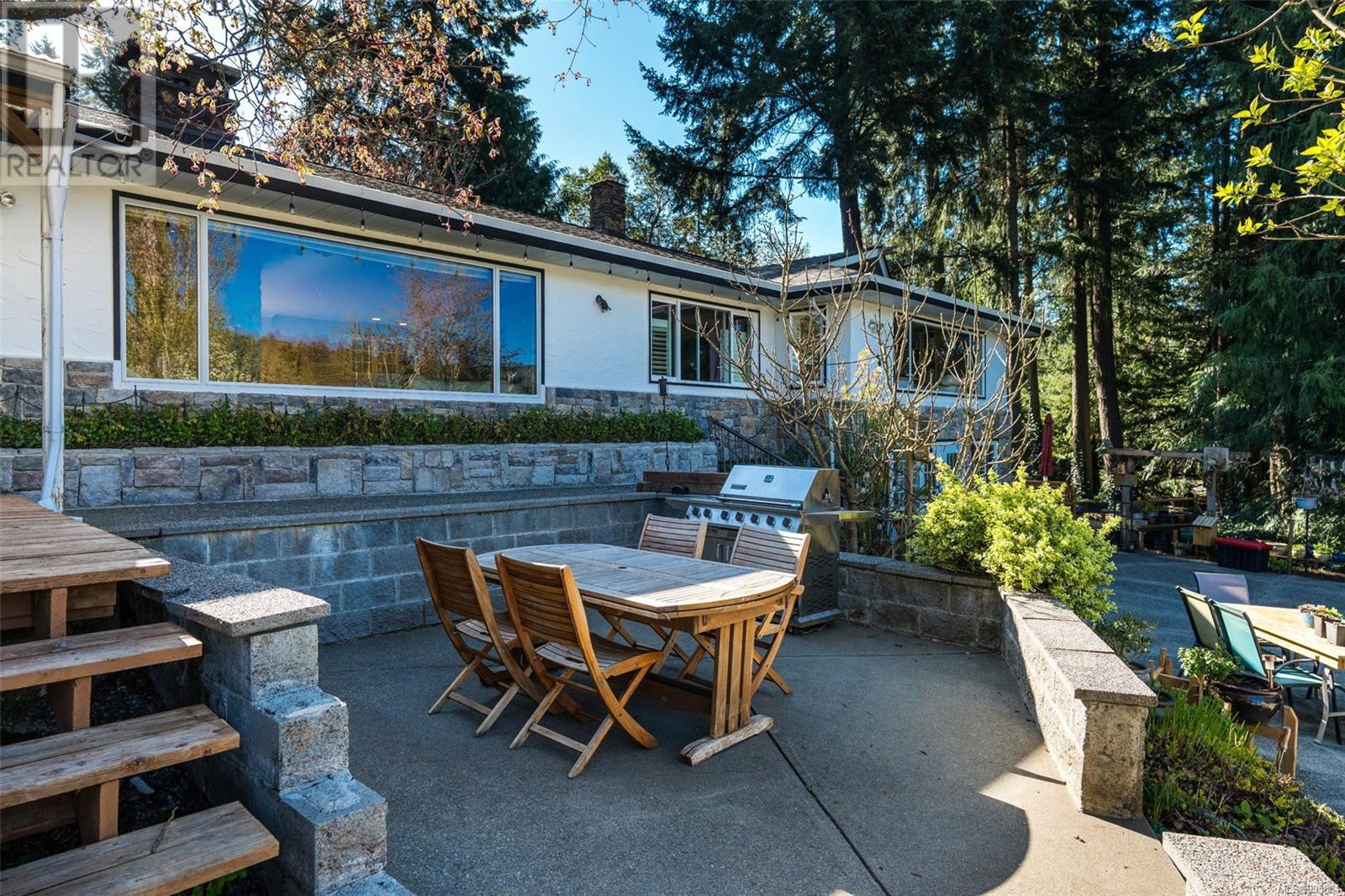  946 Klahanie Drive, Langford