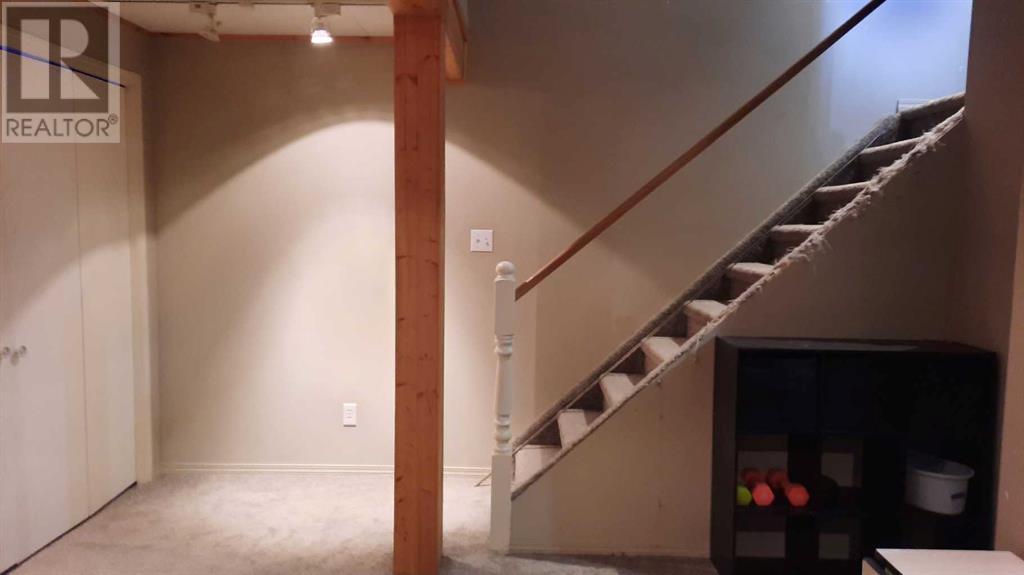 Single Family House for Sale in  Birchwood Close Bankview Drumheller 