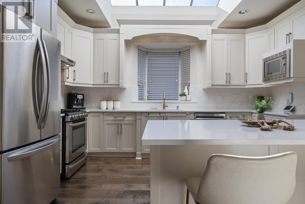 2257 FULTON AVENUE, West Vancouver