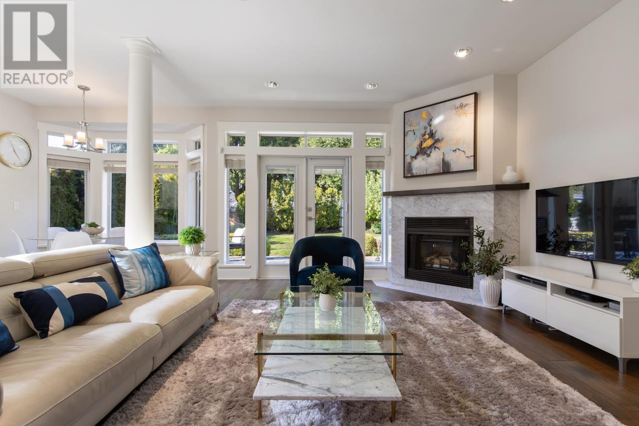 2257 FULTON AVENUE, West Vancouver