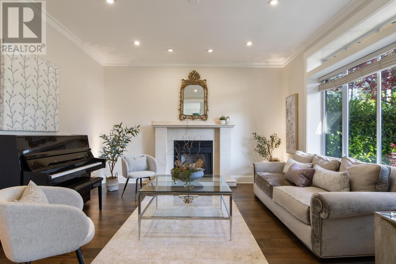 2257 FULTON AVENUE, West Vancouver