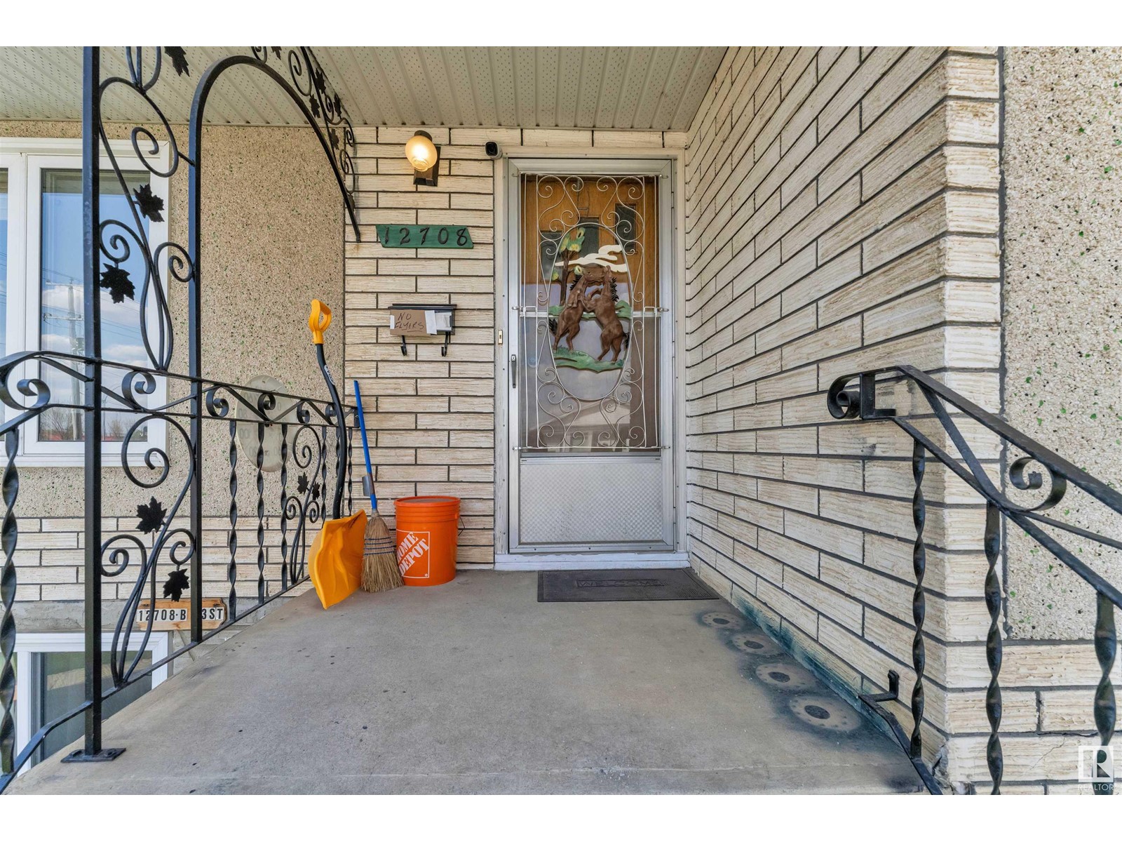 Single Family House Raised bungalow for Sale in   ST NW Edmonton 