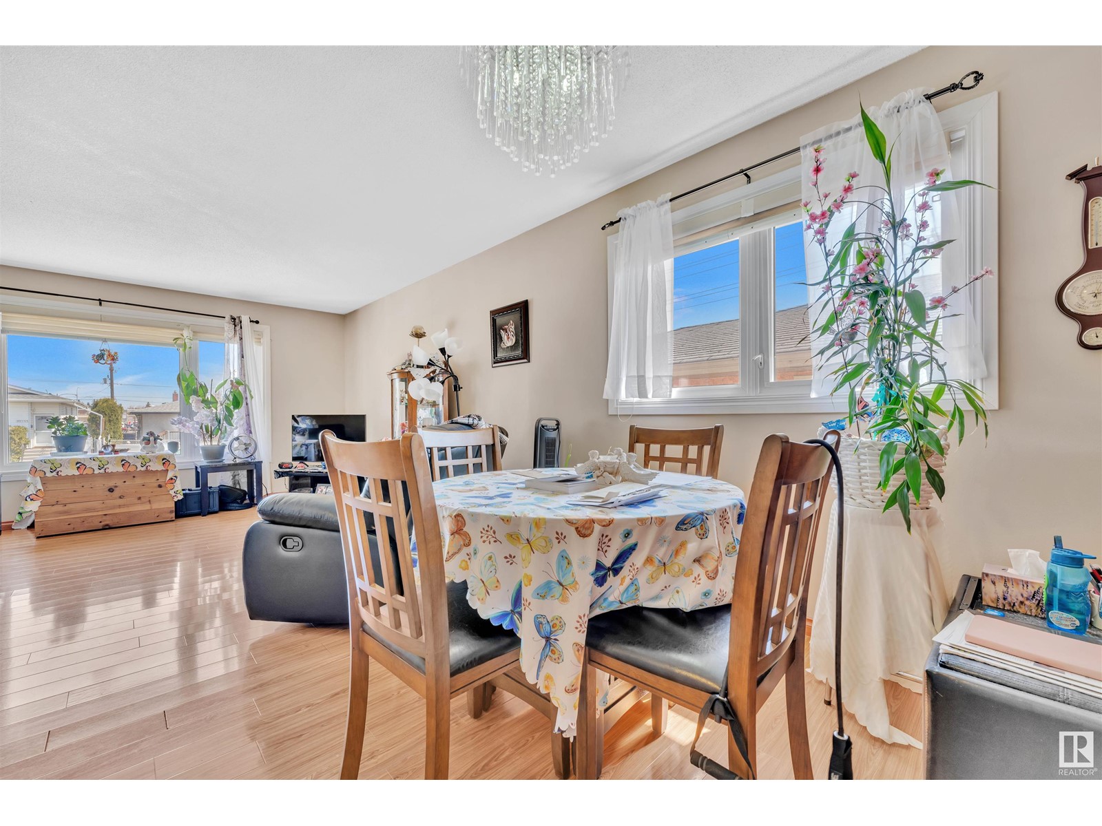 Single Family House Raised bungalow for Sale in   ST NW Edmonton 