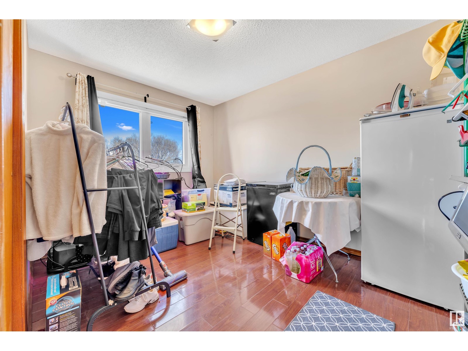 Single Family House Raised bungalow for Sale in   ST NW Edmonton 
