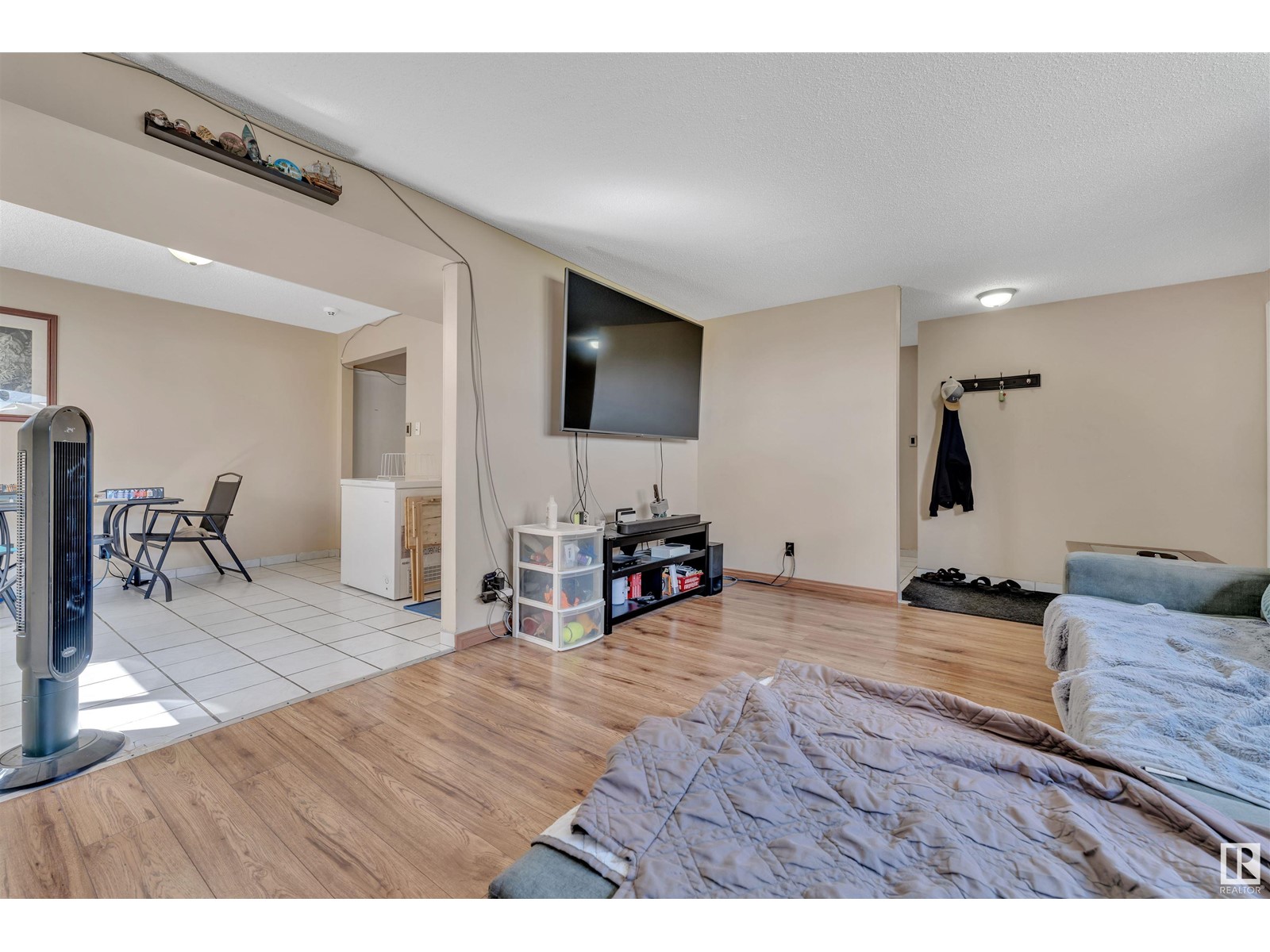 Single Family House Raised bungalow for Sale in   ST NW Edmonton 