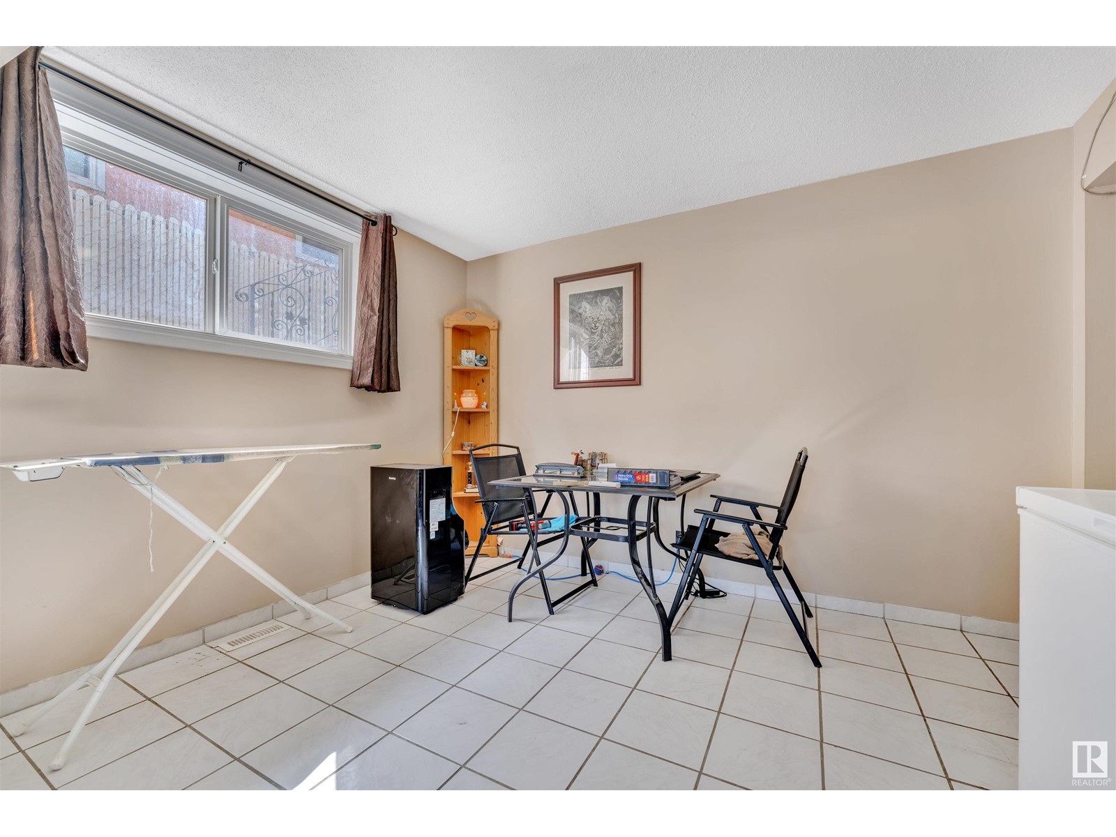 Single Family House Raised bungalow for Sale in   ST NW Edmonton 