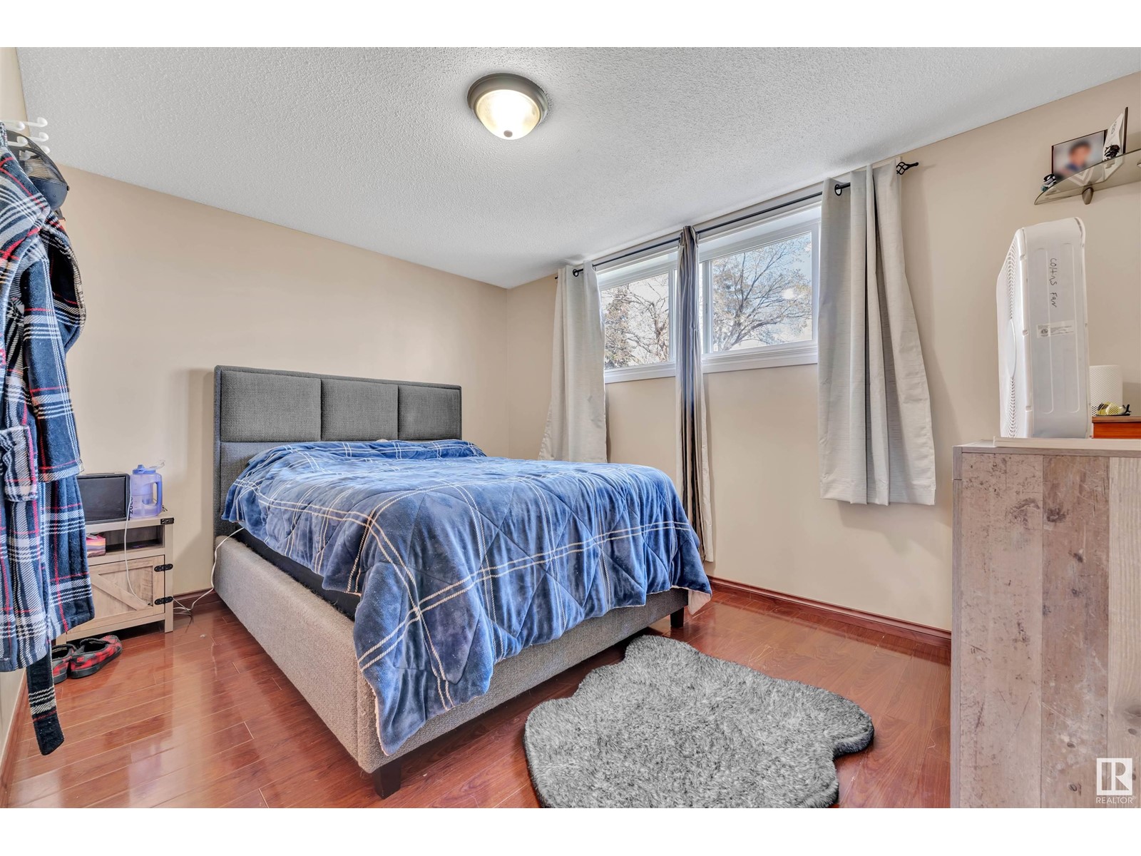 Single Family House Raised bungalow for Sale in   ST NW Edmonton 