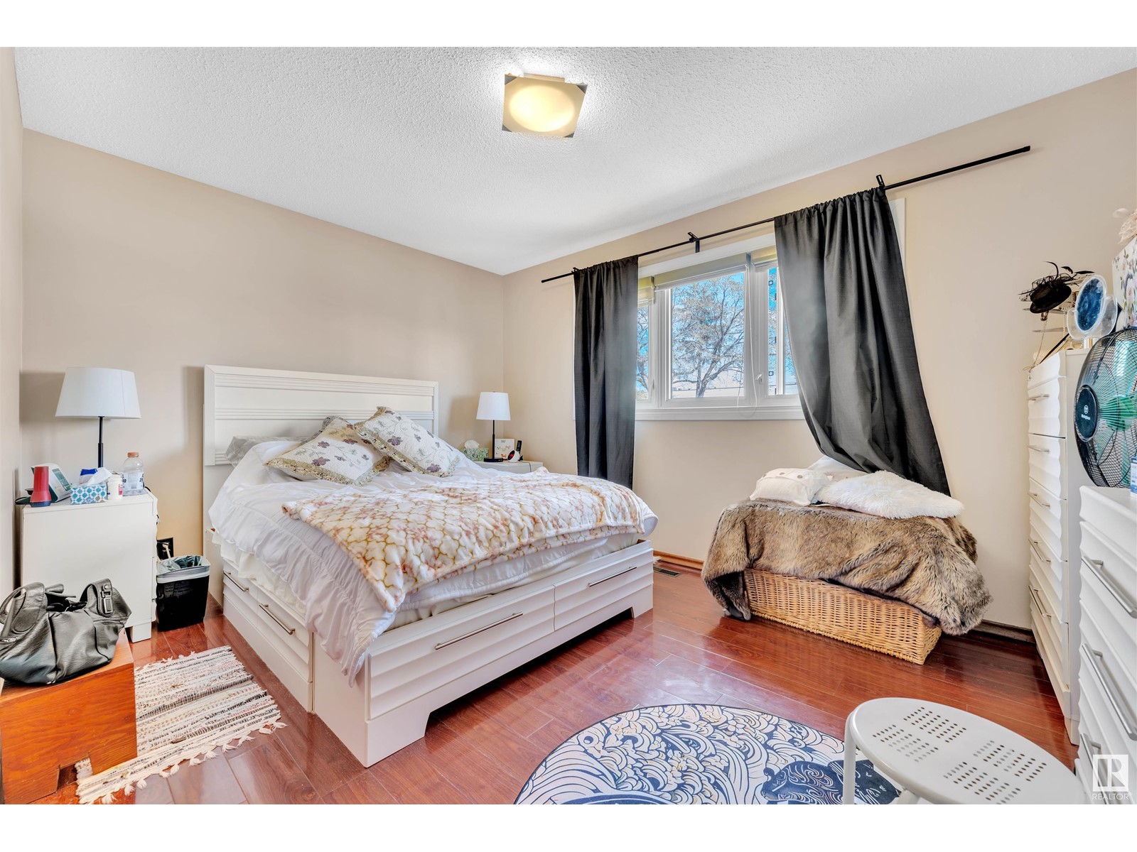 Single Family House Raised bungalow for Sale in   ST NW Edmonton 