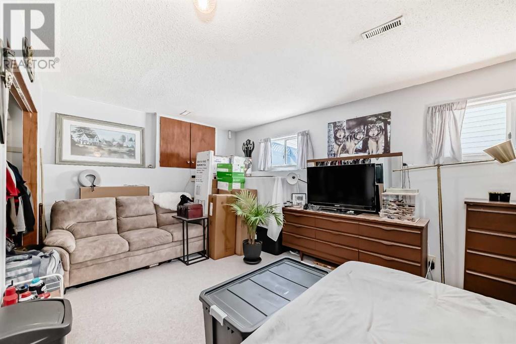 Single Family House Bi-level for Sale in  Martinridge Grove NE Martindale Calgary 