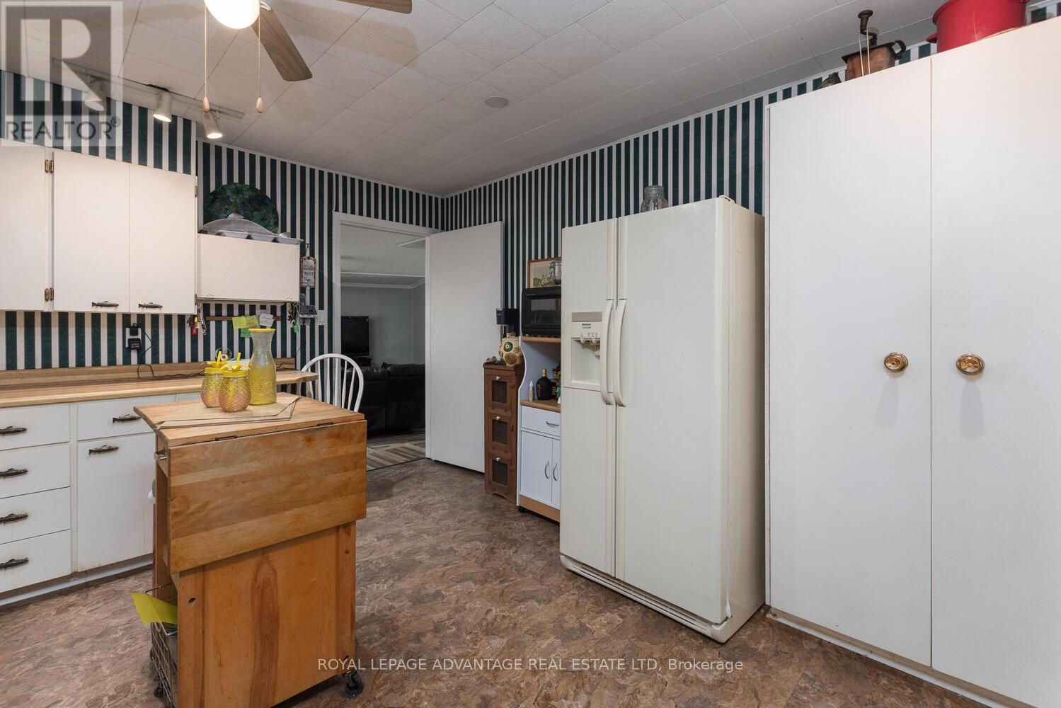Photo 12 of 4418 Old Kingston Road, Rideau Lakes ON