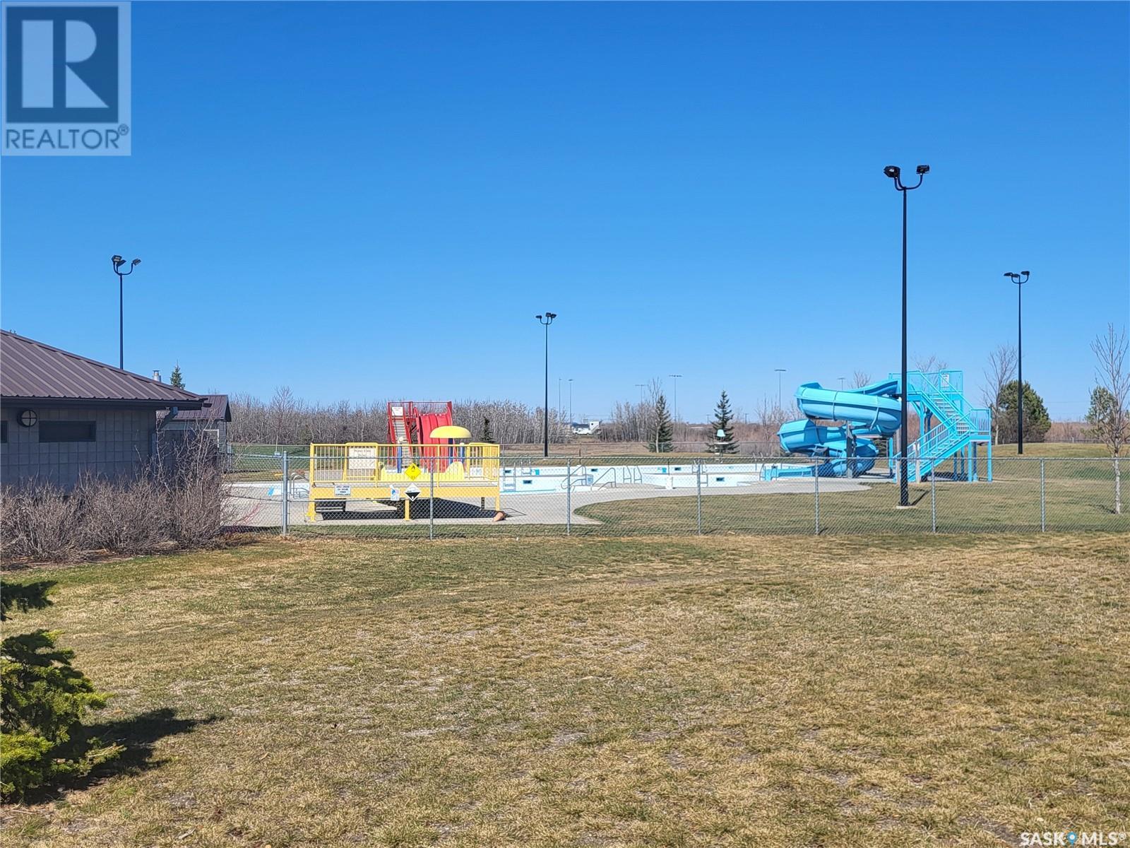 Photo 7 of 1048 3rd Street N, Martensville SK