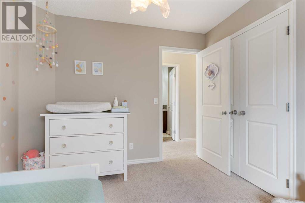 326 River Heights Crescent, Cochrane