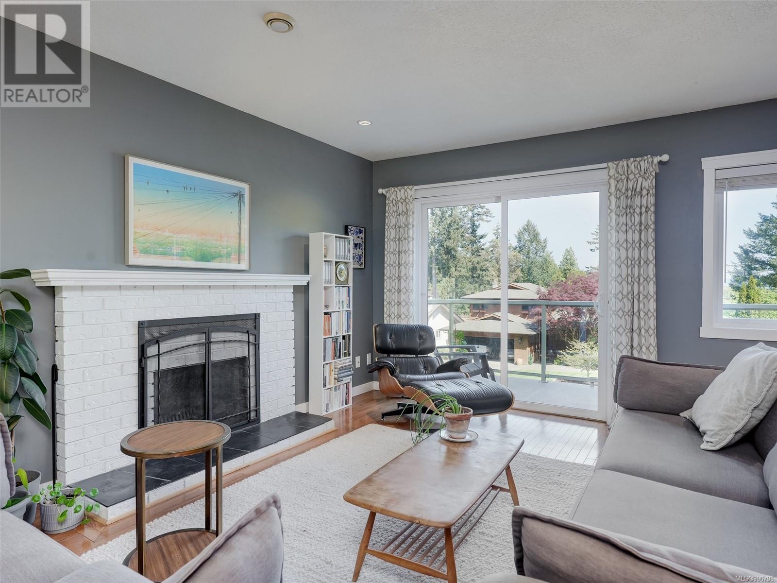  760 Menawood Place, Saanich