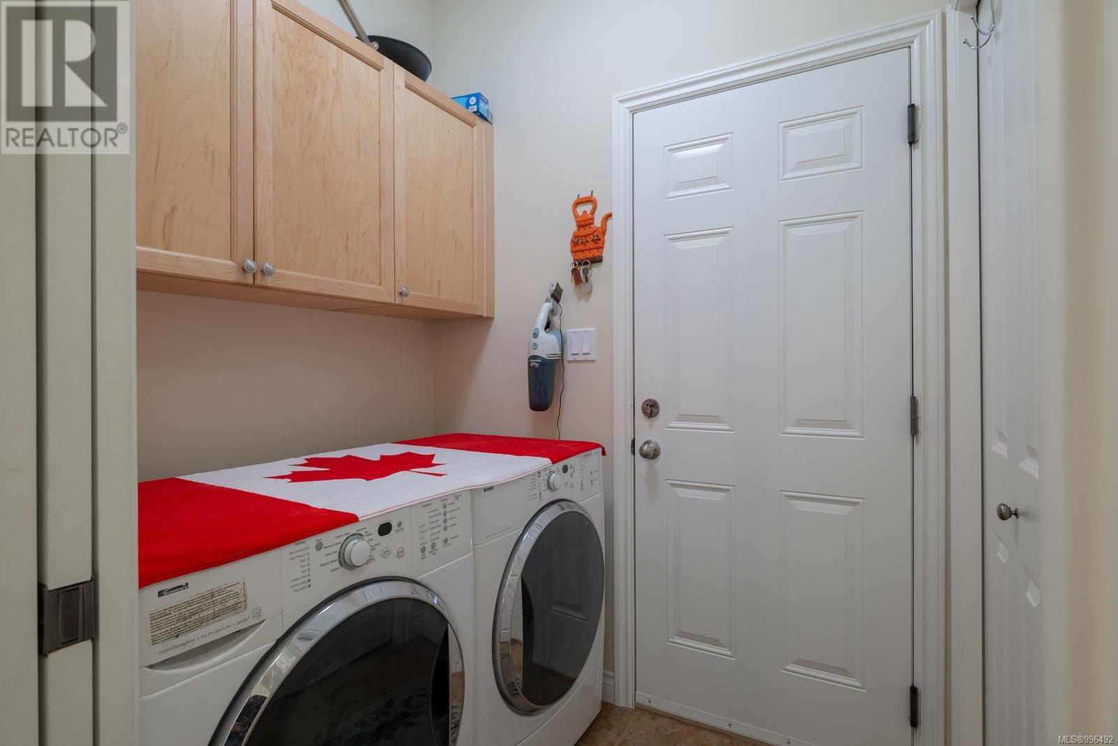6049 Pine Park Pl, Nanaimo