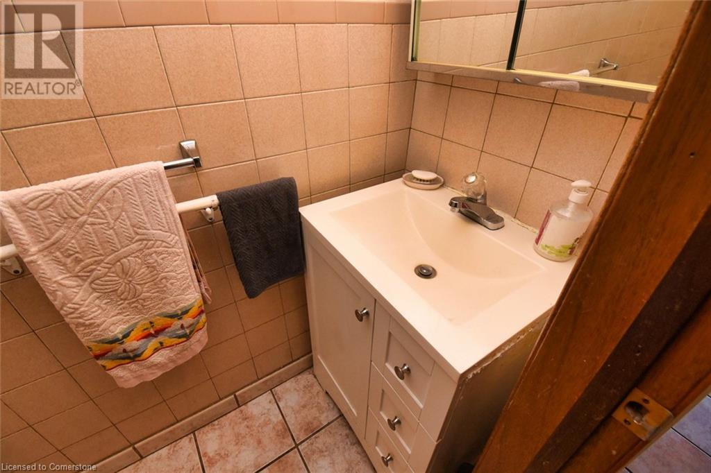 Photo 14 of 241 Robert Street, Hamilton ON