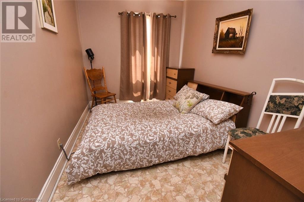 Photo 16 of 241 Robert Street, Hamilton ON