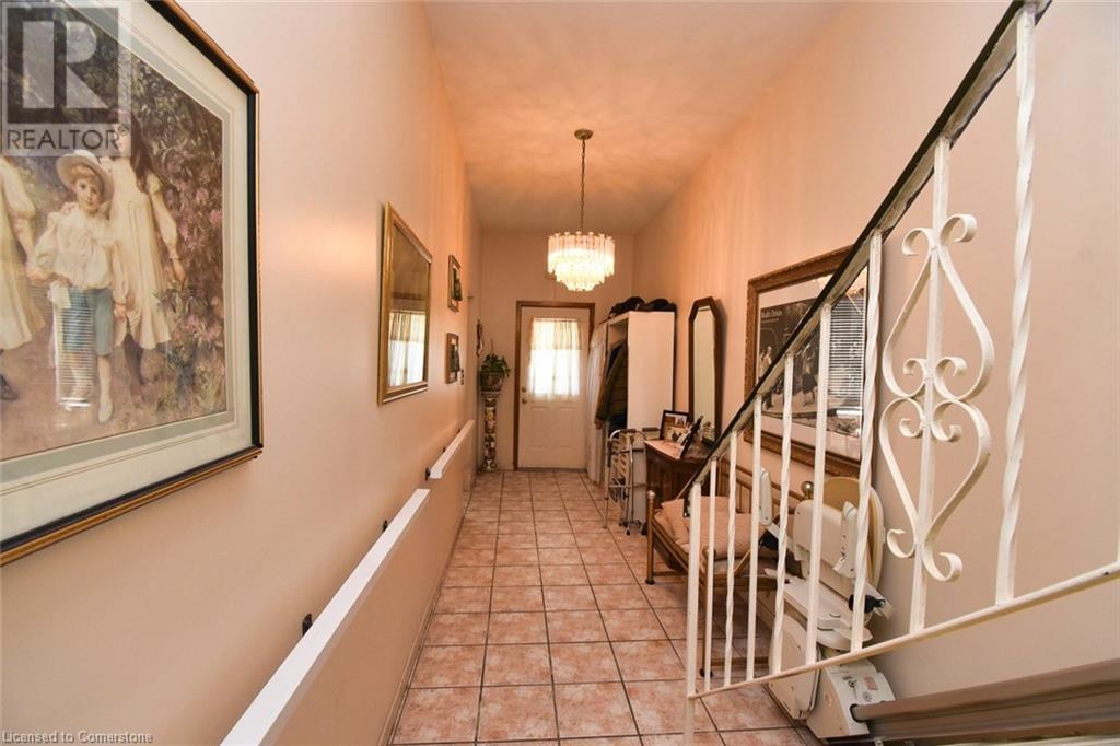 Photo 4 of 241 Robert Street, Hamilton ON