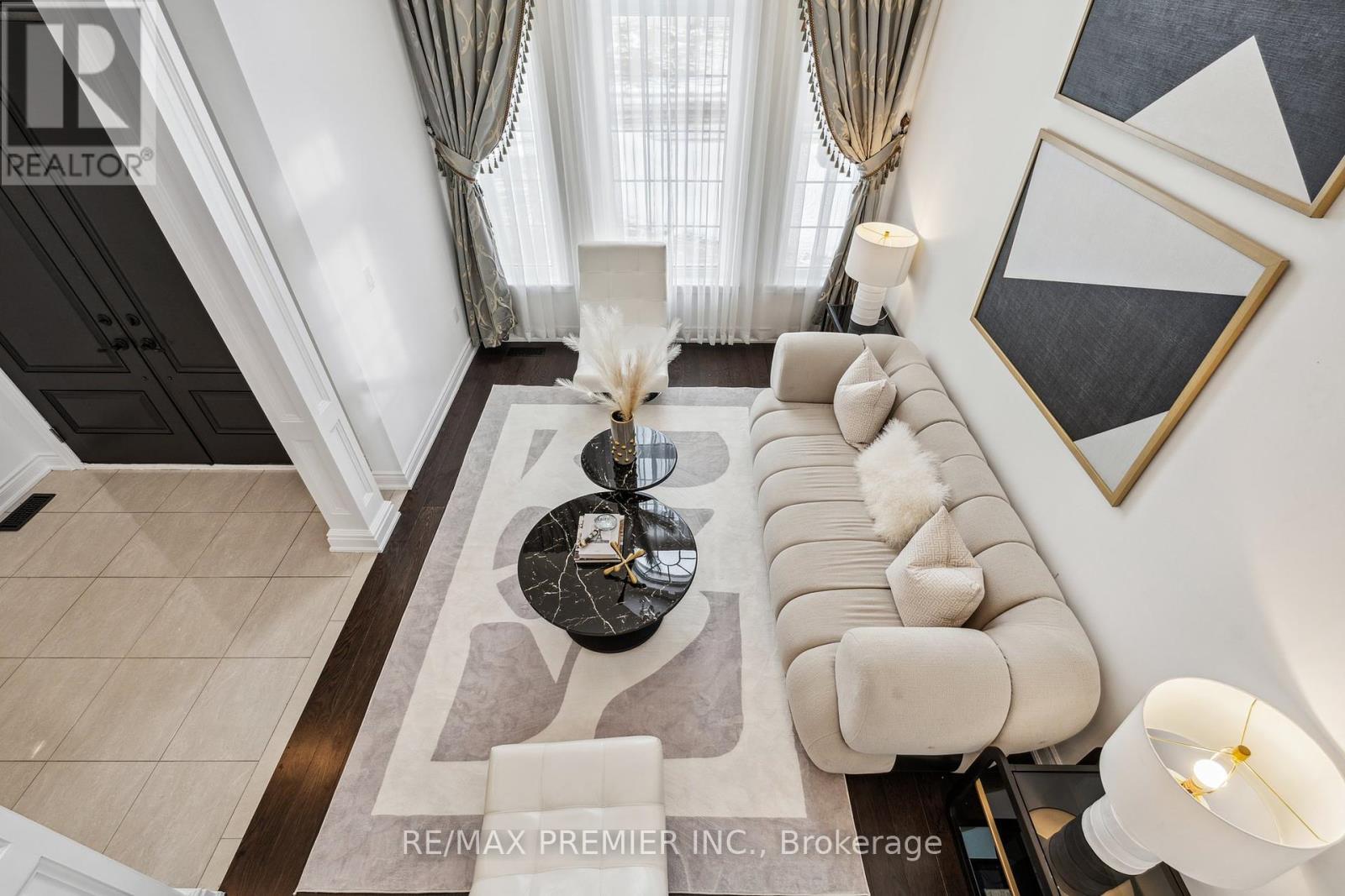 Single Family House for Sale in  HEINTZMAN CRESCENT Vaughan (Patterson) 
