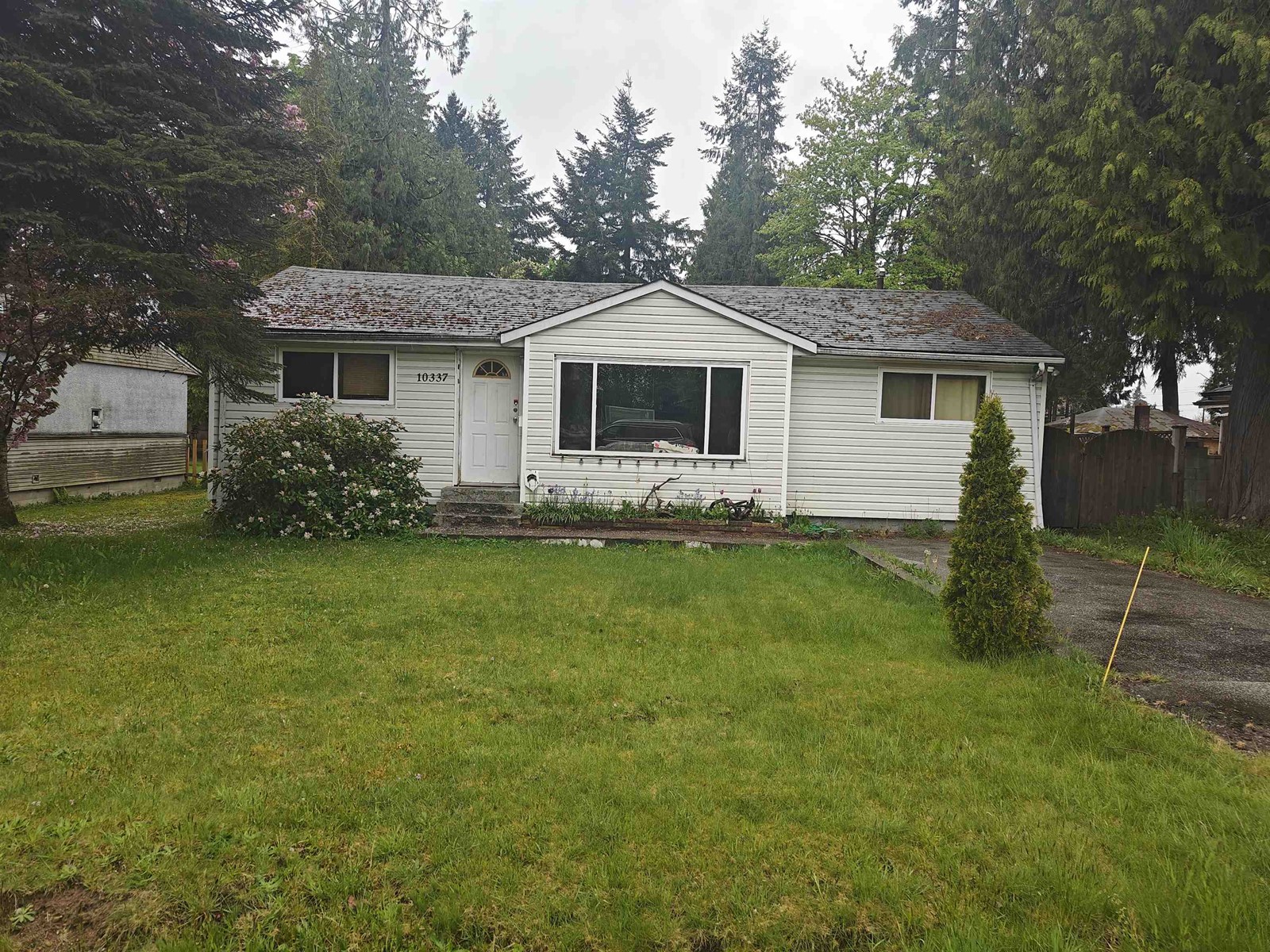 Photo 1 of 10337 146 Street, Surrey BC