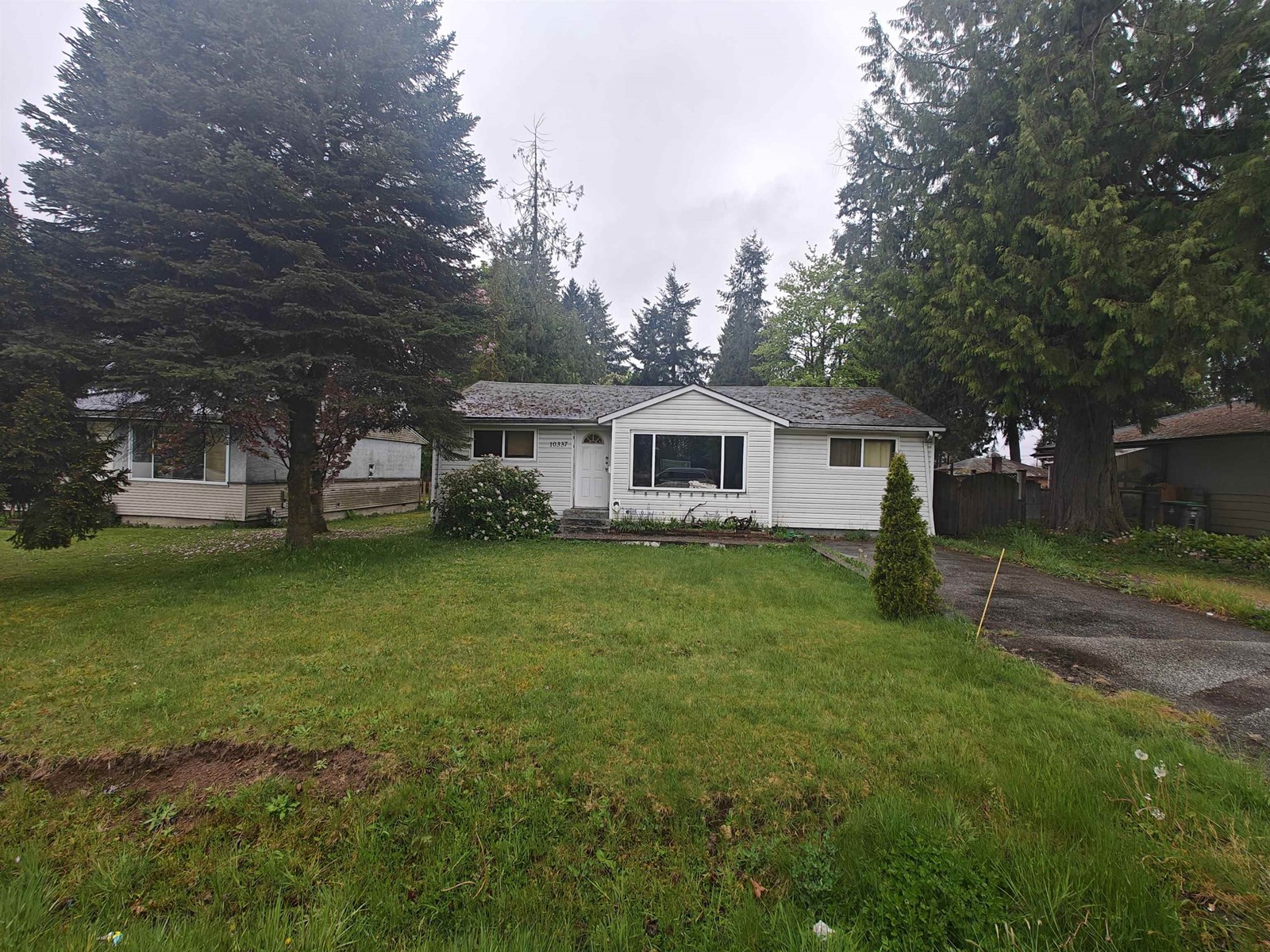 Photo 2 of 10337 146 Street, Surrey BC