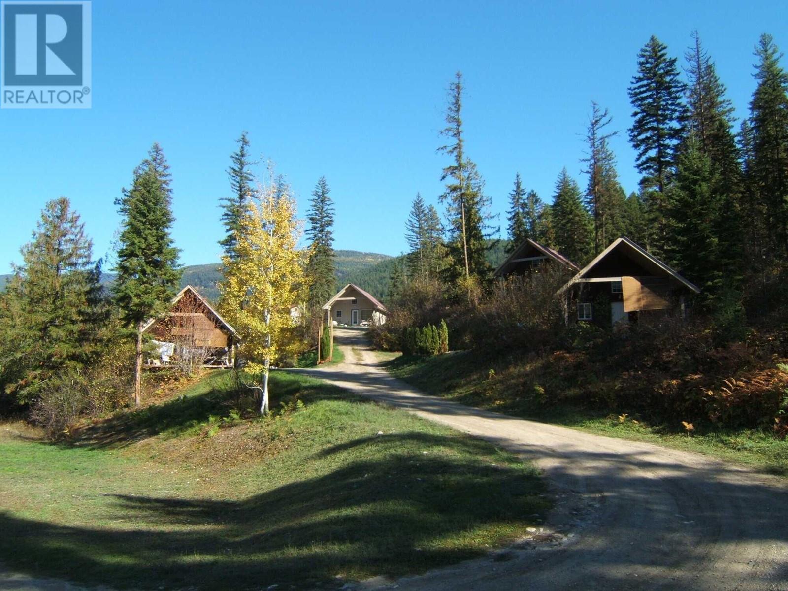 Photo 9 of 5525 Ducksway Road, Winlaw BC