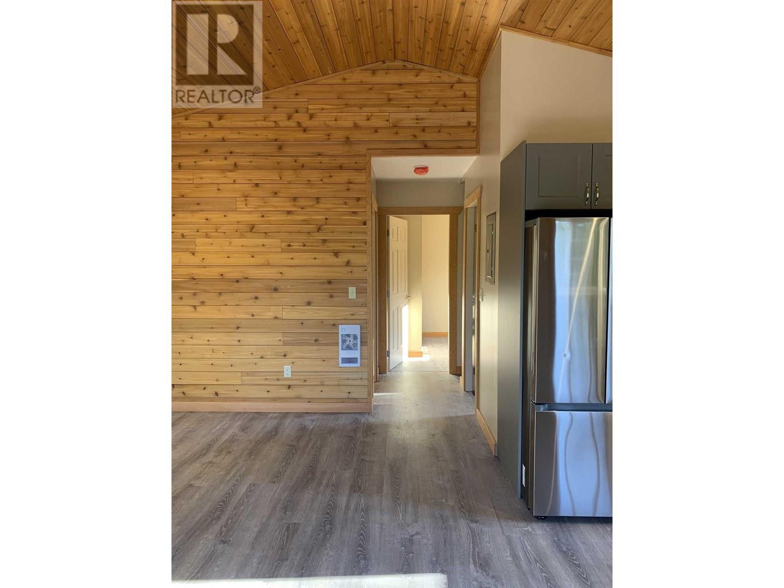 Photo 12 of 5525 Ducksway Road, Winlaw BC