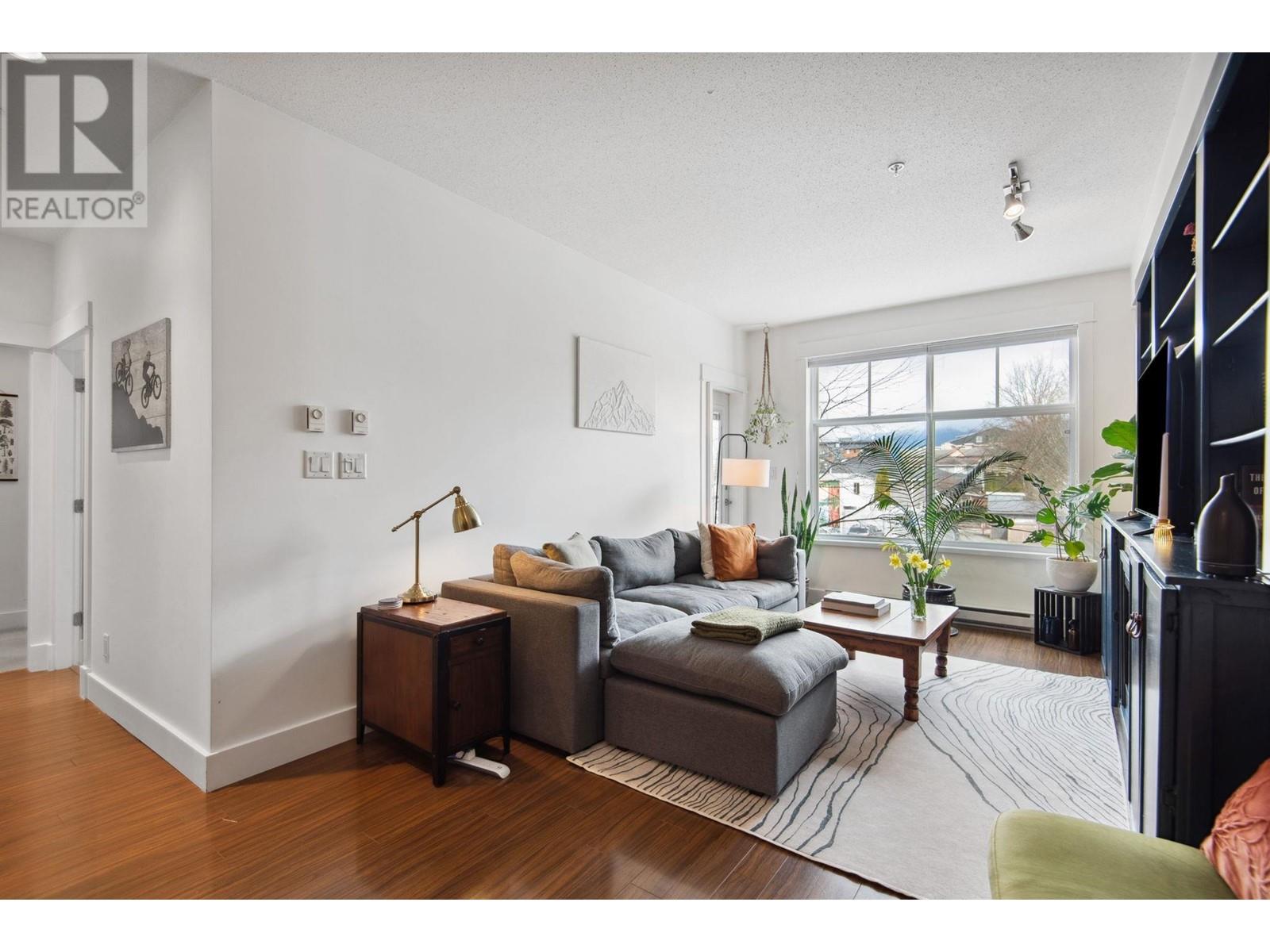 219 1336 MAIN STREET, Squamish