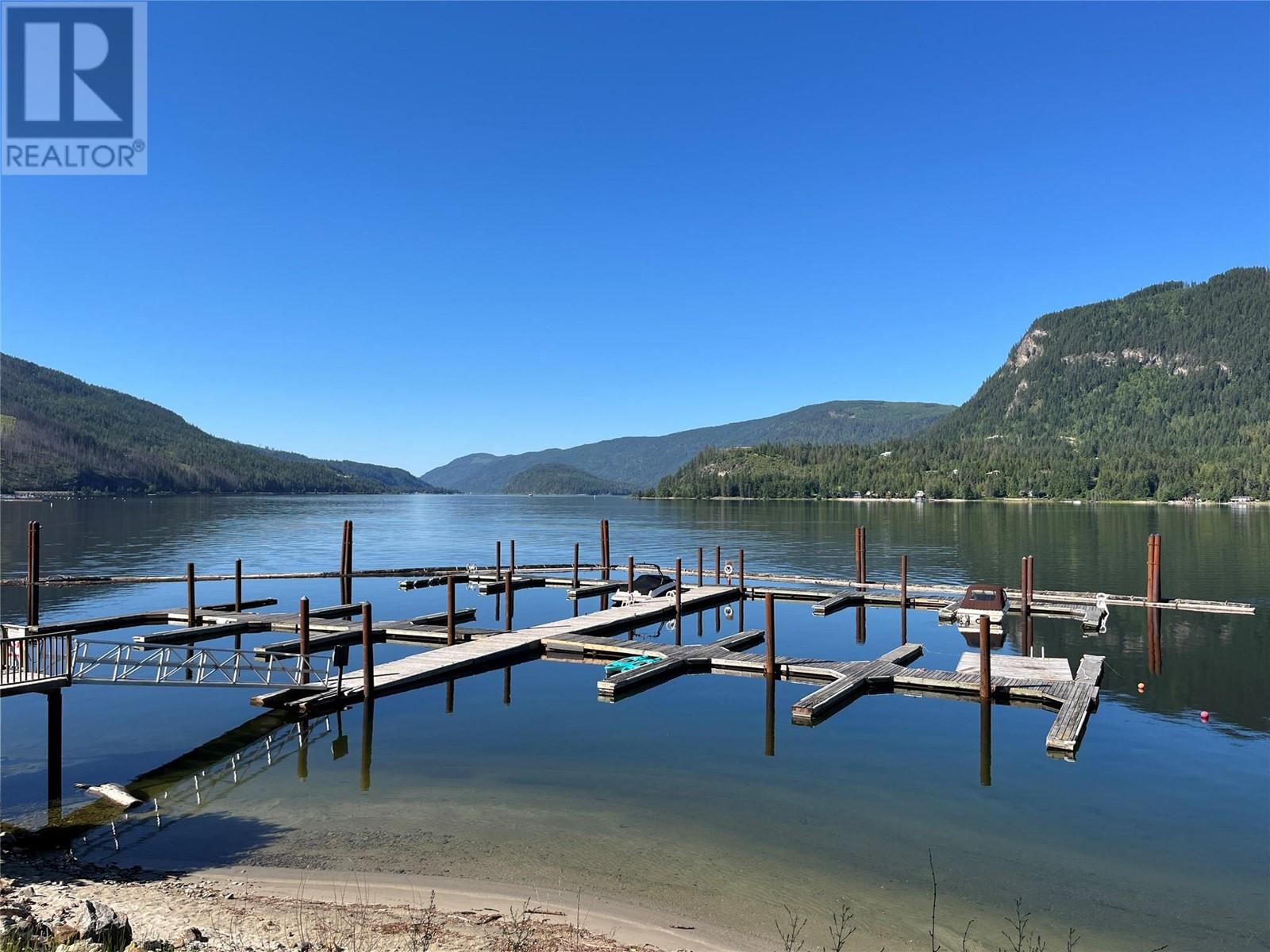 40 202 97 A Highway, Sicamous
