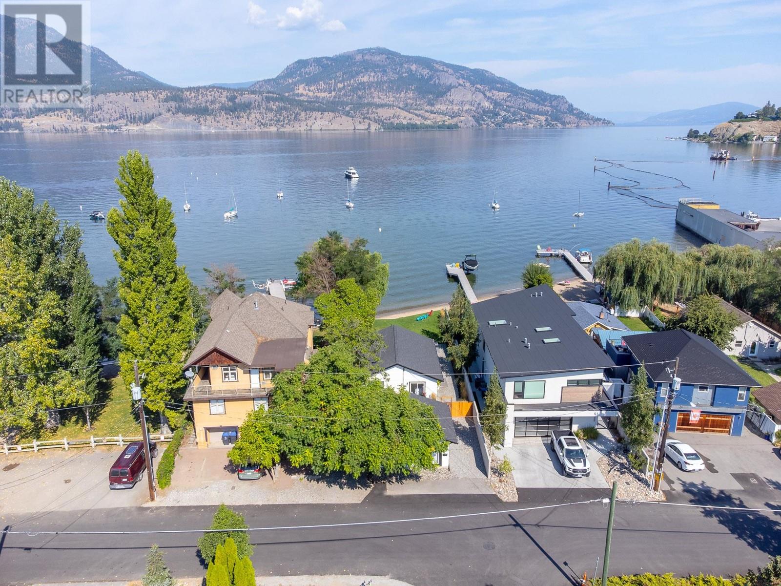 832 Manhattan Drive, Kelowna