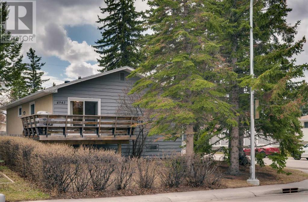 Single Family House Bi-level for Sale in  Valiant Drive NW Varsity Calgary 