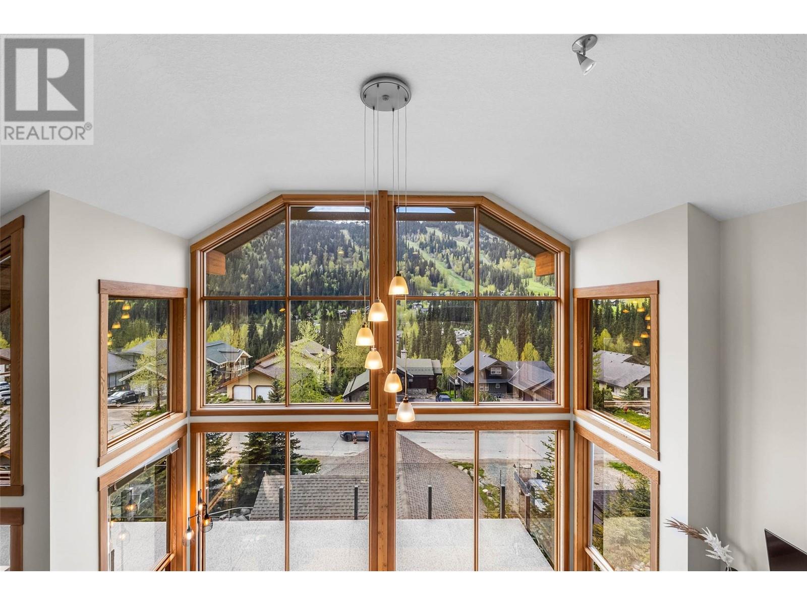 2417 Fairways Drive, Sun Peaks