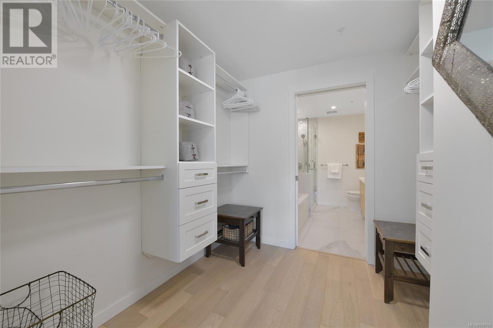 407 5118 Cordova Bay Road, Saanich