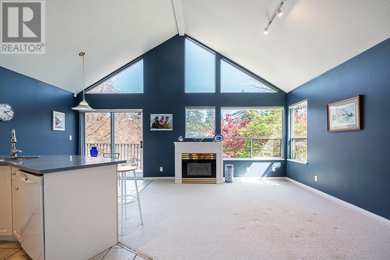 3 4055 INDIAN RIVER DRIVE, North Vancouver