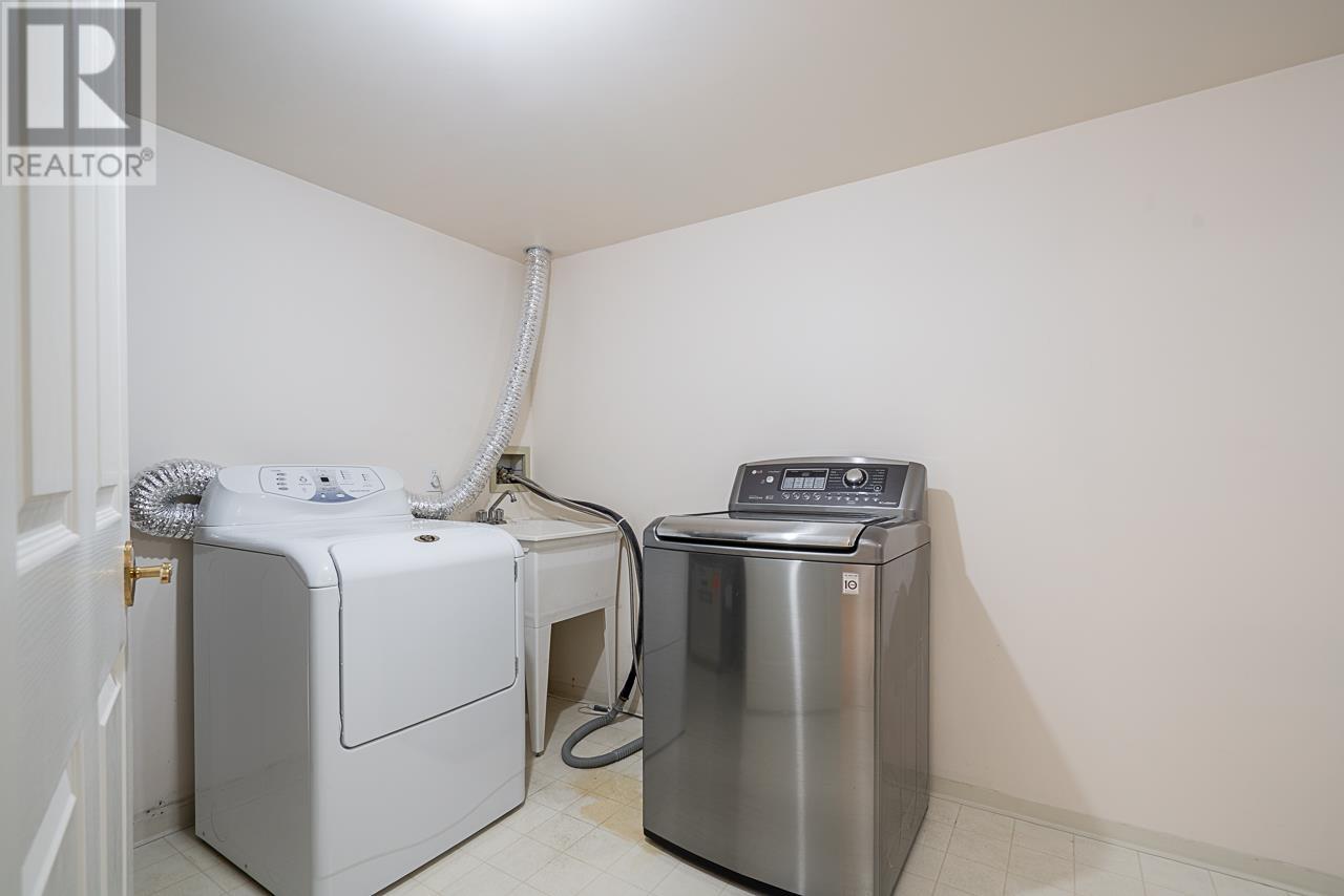 3 4055 INDIAN RIVER DRIVE, North Vancouver