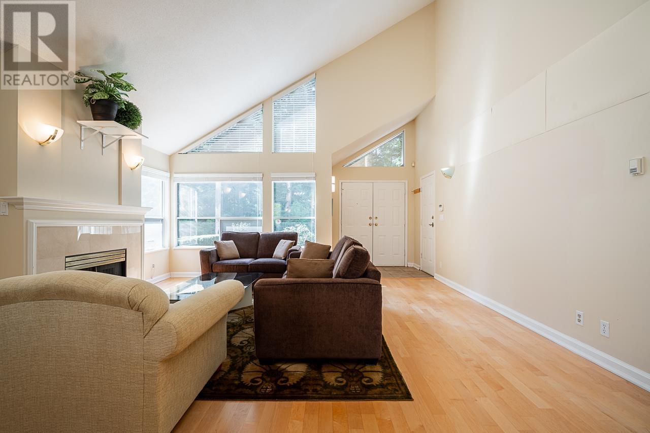 3 4055 INDIAN RIVER DRIVE, North Vancouver
