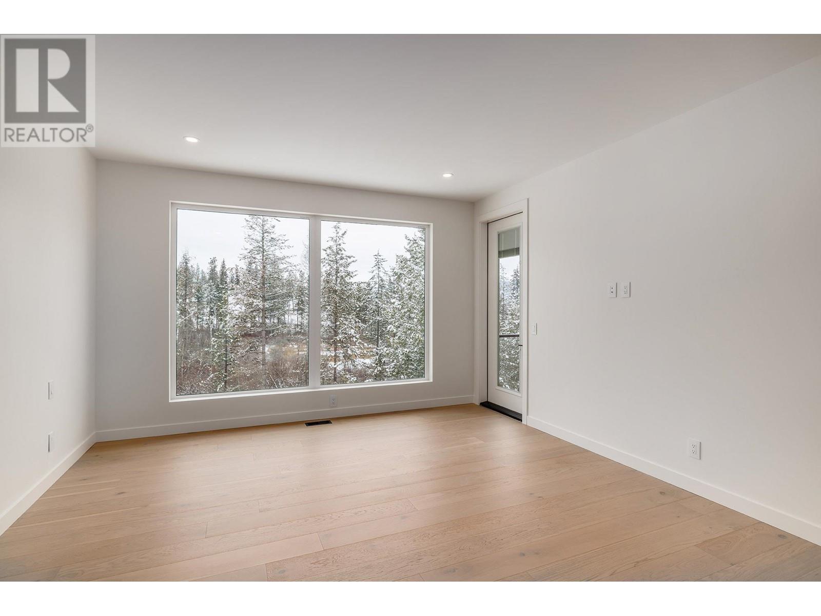  10274 Beacon Hill Drive, Lake Country