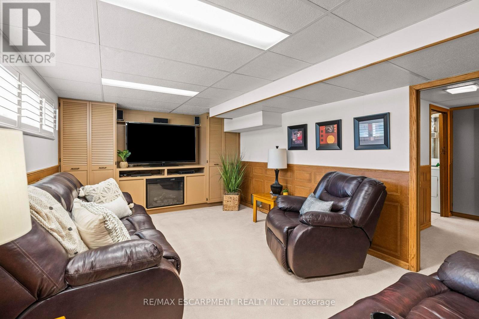 Photo 18 of 77 Hill Crest, Hamilton ON