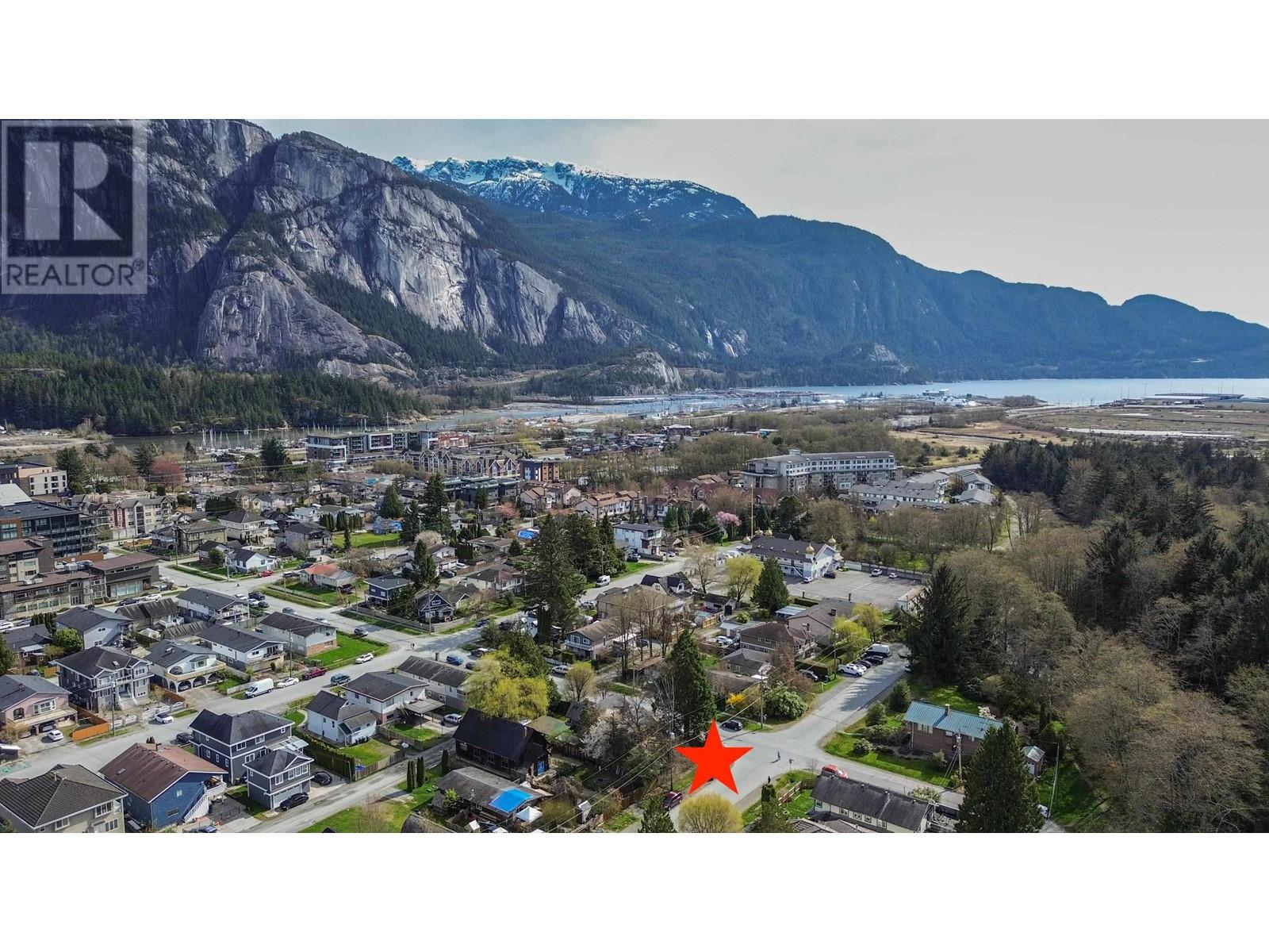 38006 SIXTH AVENUE, Squamish