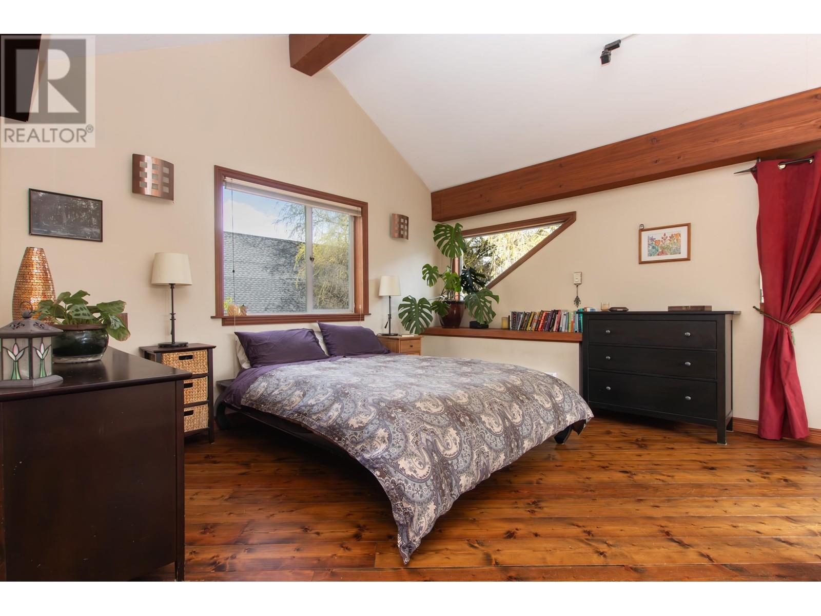 38006 SIXTH AVENUE, Squamish