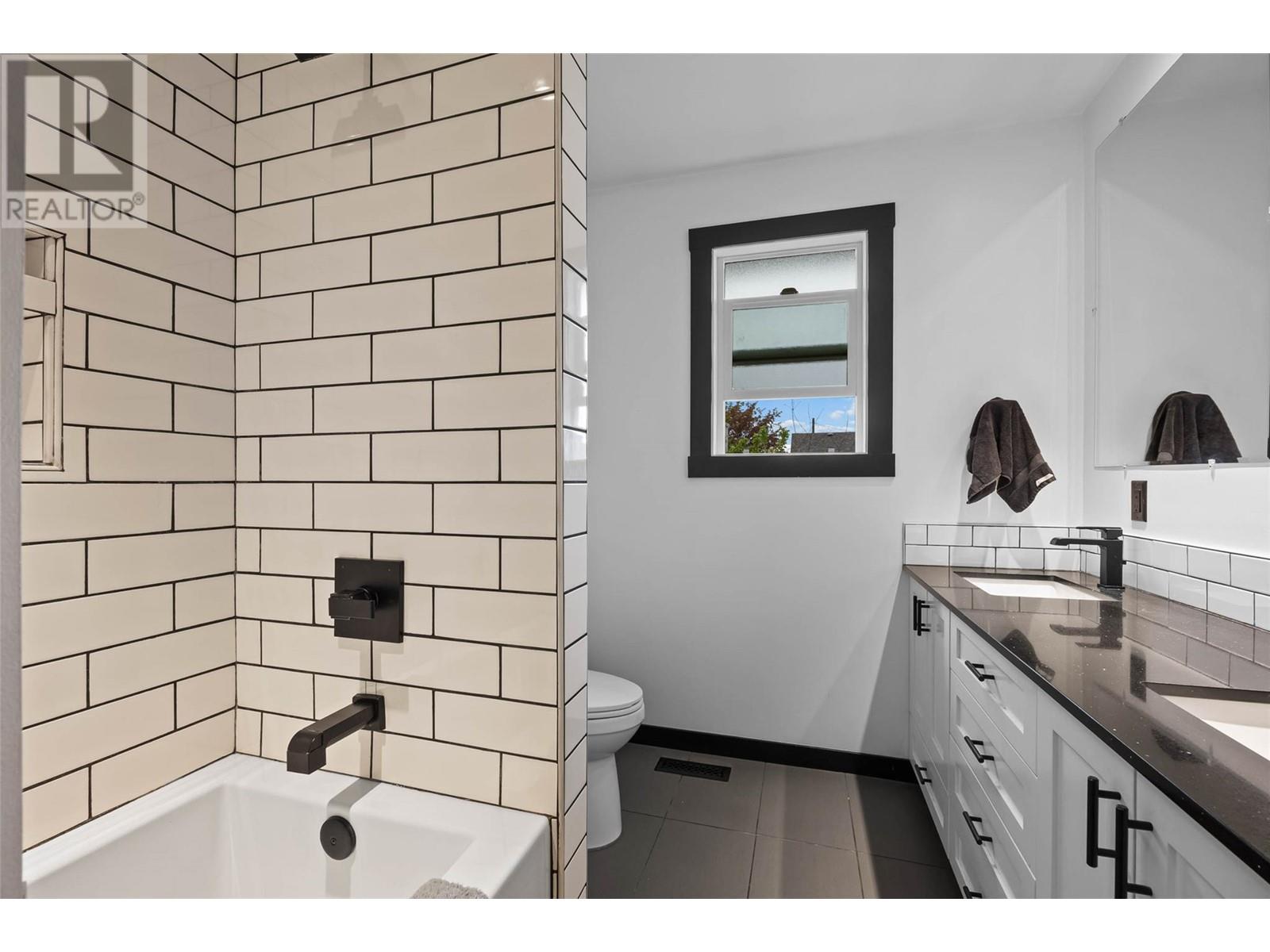 Photo 11 of 542 Lynwood Avenue, Kamloops BC