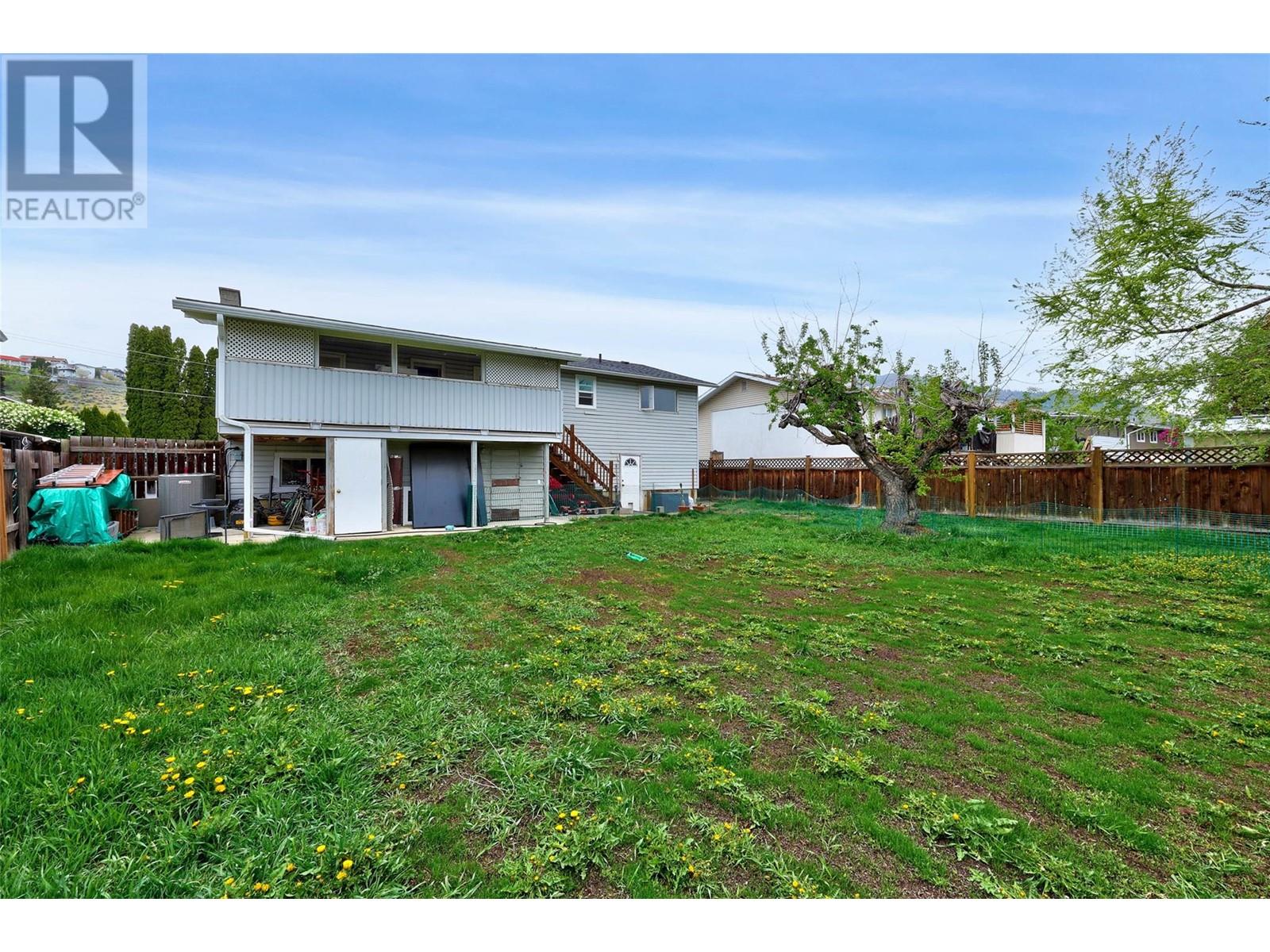 Photo 3 of 542 Lynwood Avenue, Kamloops BC