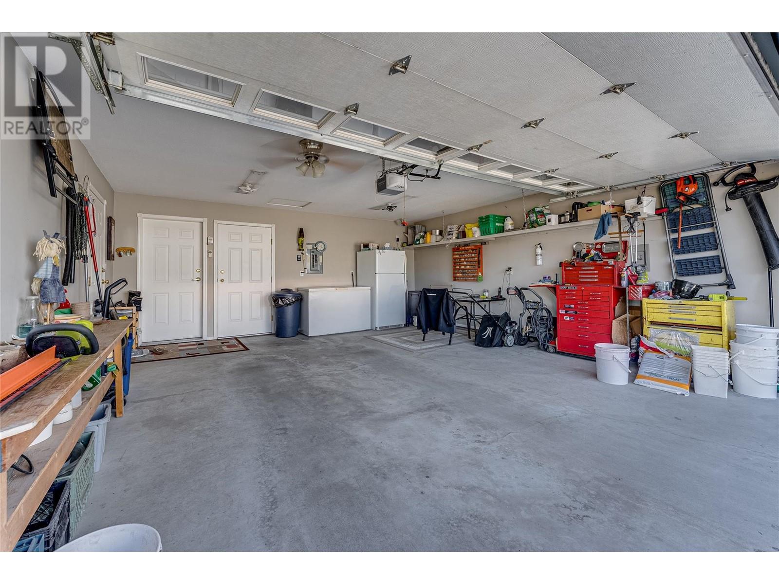  855 8 Avenue, Vernon